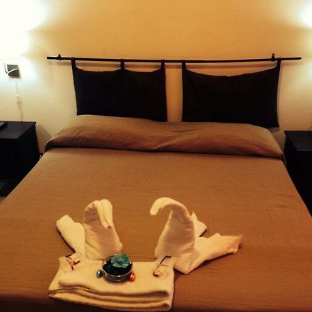 Le Charme House 2 Bed & Breakfast โรม ภายนอก รูปภาพ
