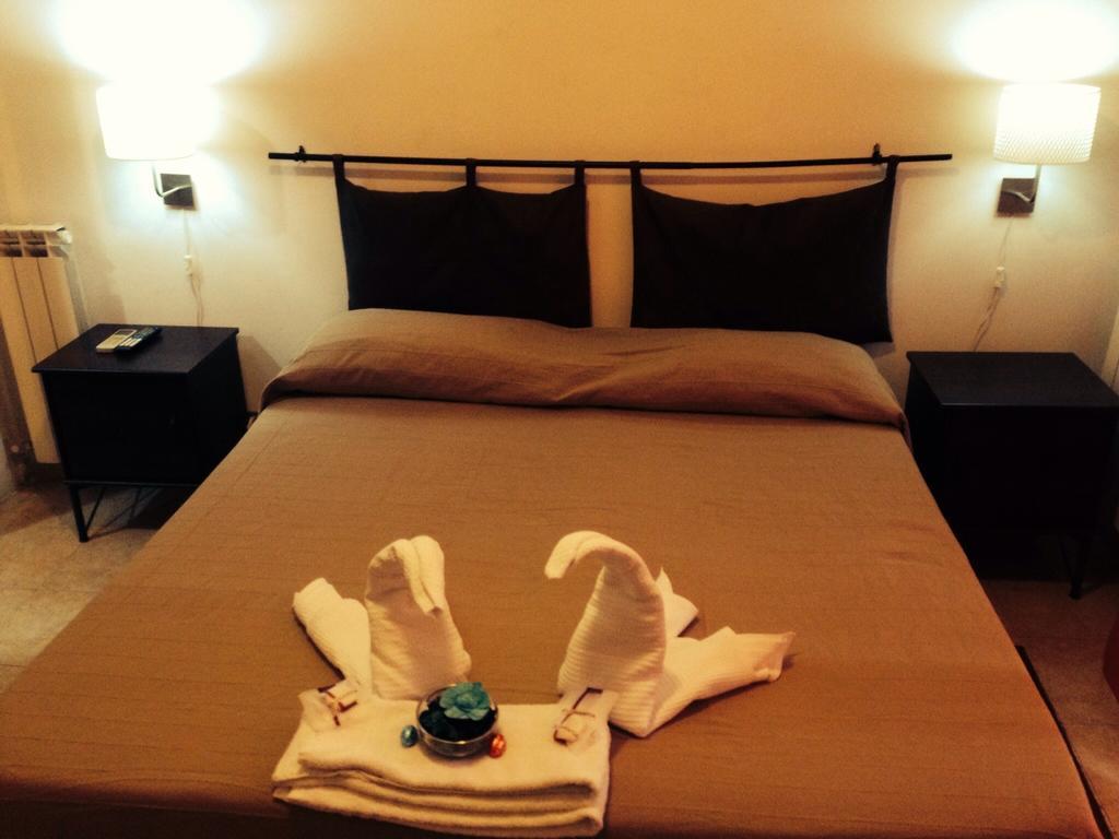 Le Charme House 2 Bed & Breakfast โรม ภายนอก รูปภาพ